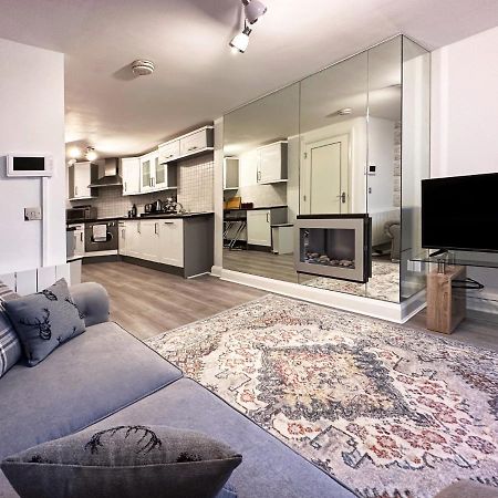Chic Apartment In Mayfair ロンドン エクステリア 写真