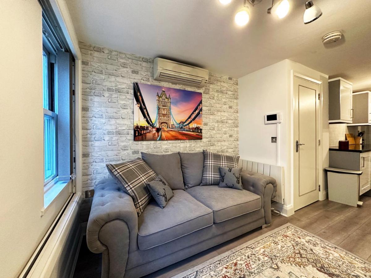 Chic Apartment In Mayfair ロンドン エクステリア 写真