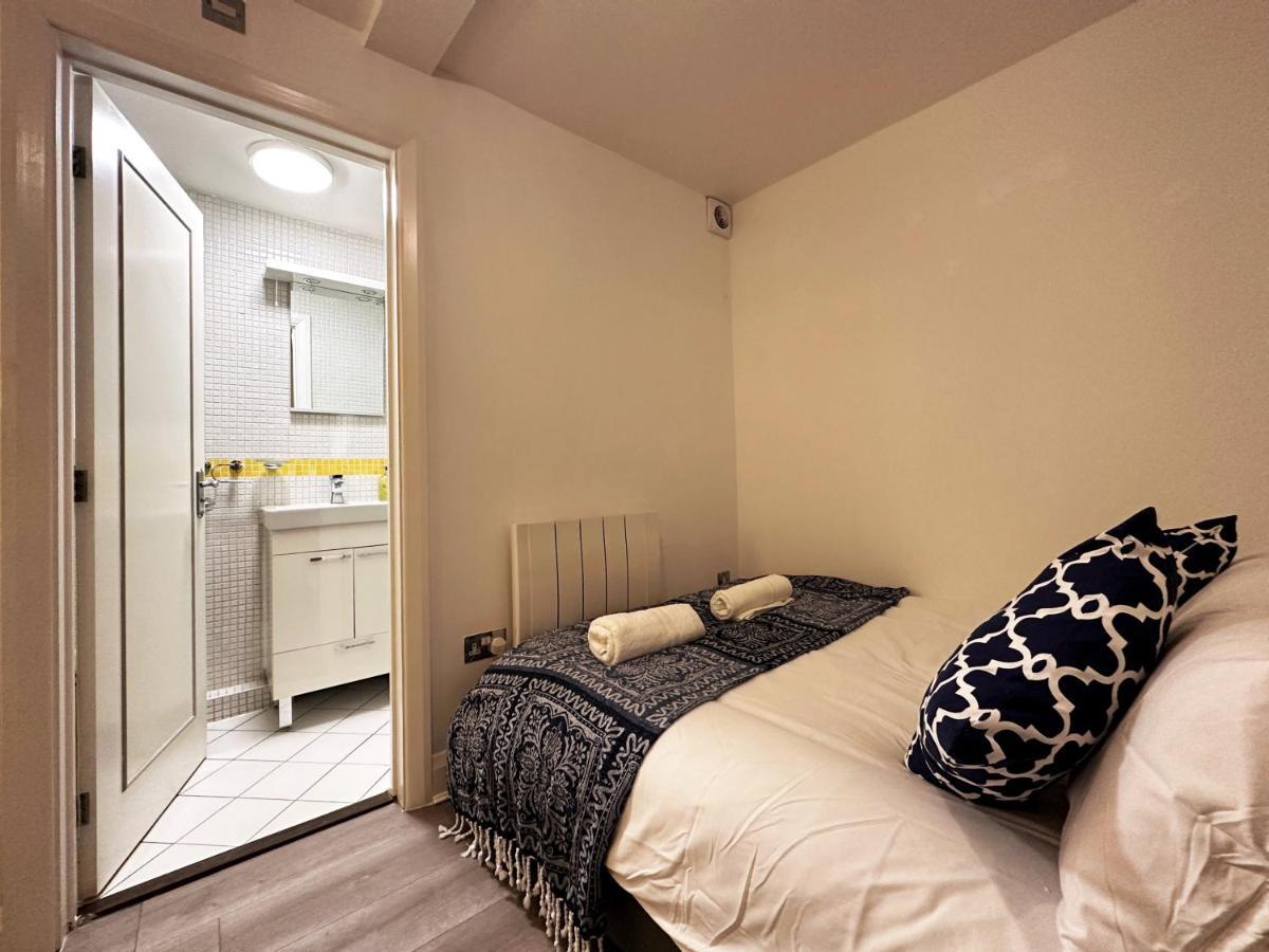 Chic Apartment In Mayfair ロンドン エクステリア 写真