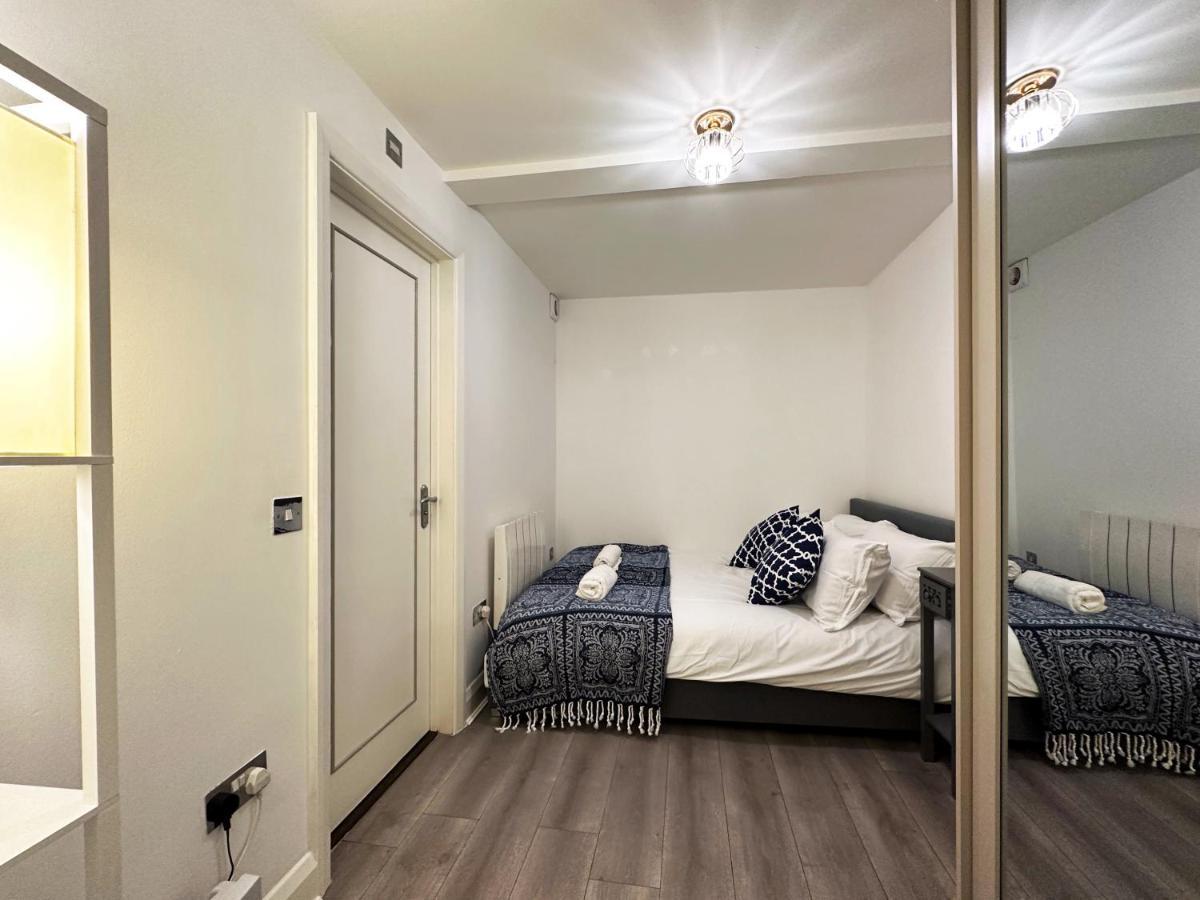 Chic Apartment In Mayfair ロンドン エクステリア 写真