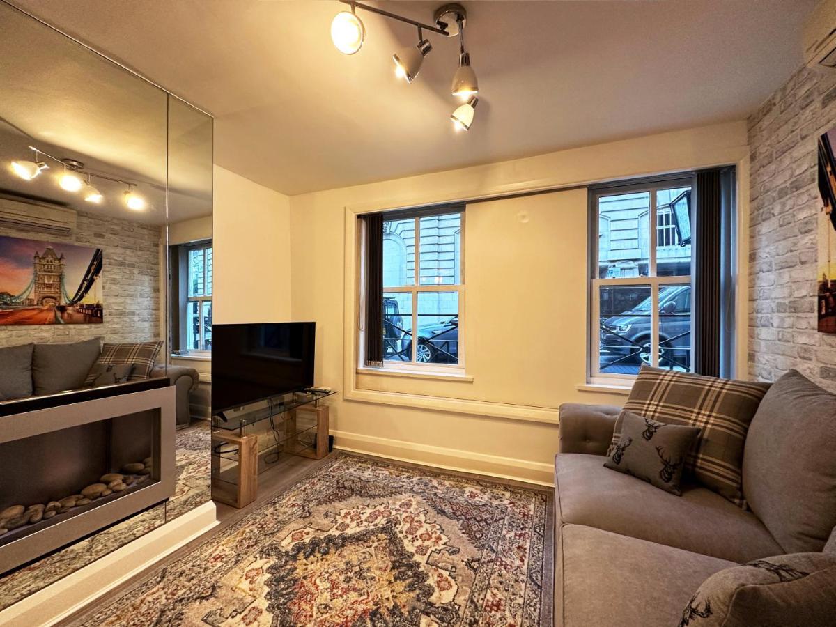 Chic Apartment In Mayfair ロンドン エクステリア 写真