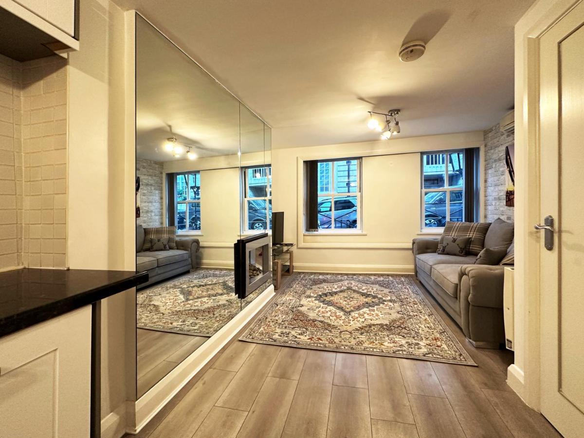 Chic Apartment In Mayfair ロンドン エクステリア 写真