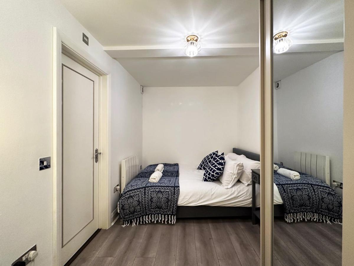 Chic Apartment In Mayfair ロンドン エクステリア 写真