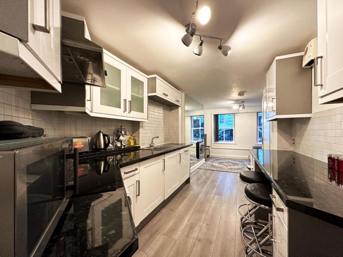 Chic Apartment In Mayfair ロンドン エクステリア 写真