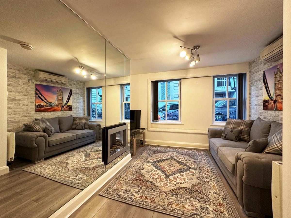 Chic Apartment In Mayfair ロンドン エクステリア 写真