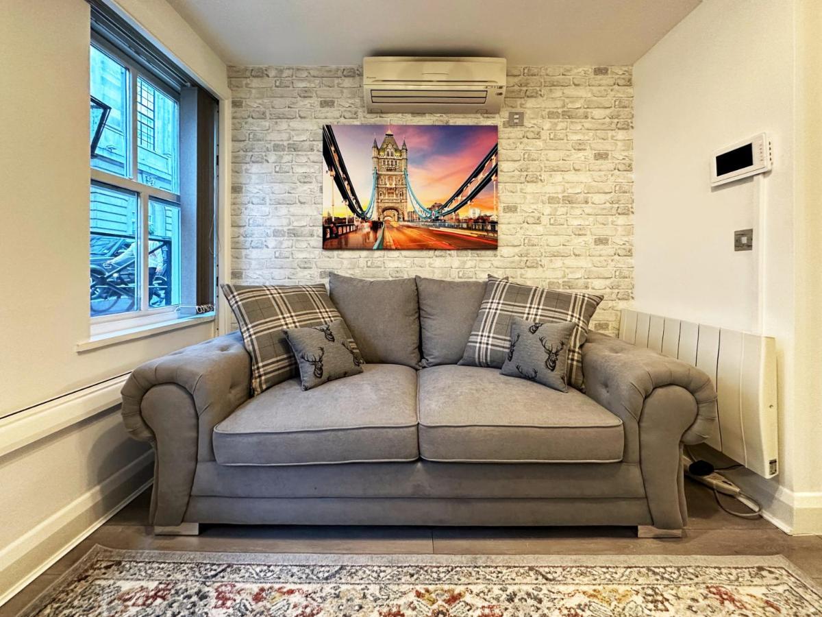 Chic Apartment In Mayfair ロンドン エクステリア 写真