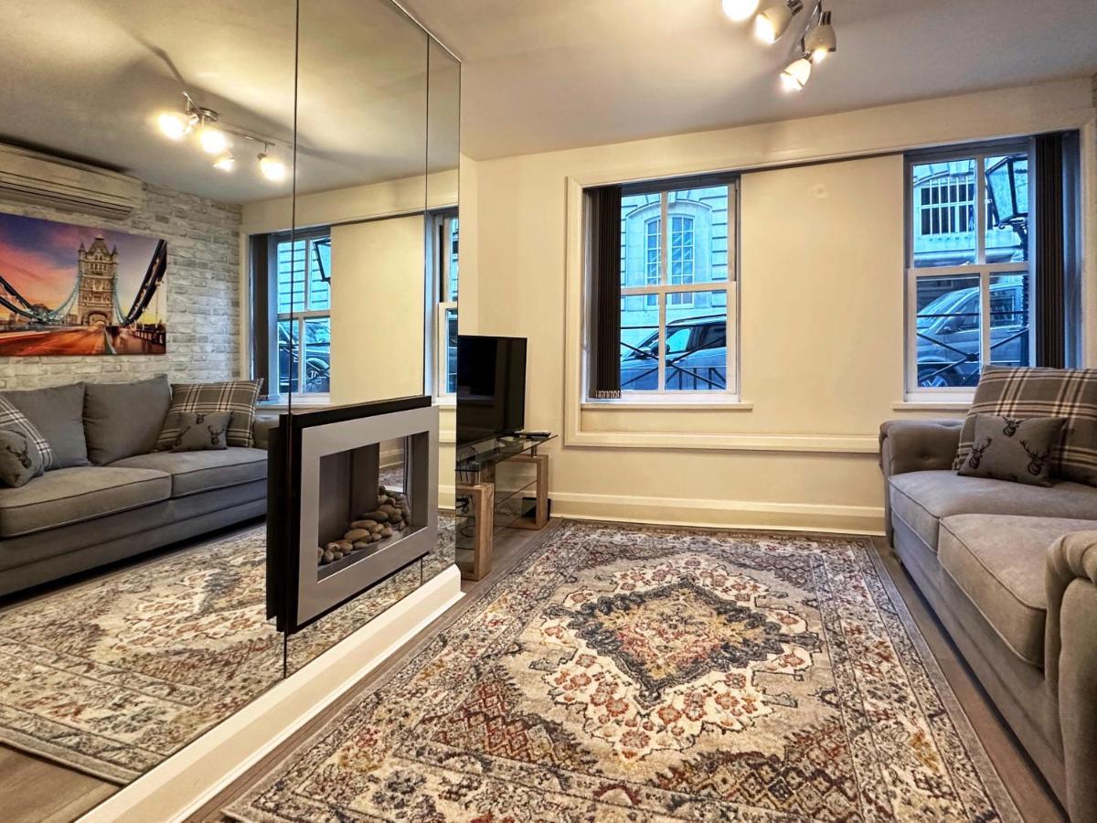 Chic Apartment In Mayfair ロンドン エクステリア 写真